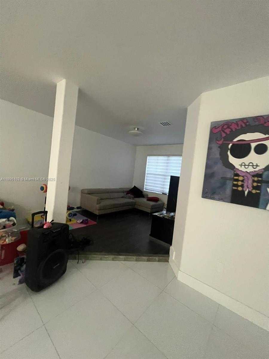 Small Image of 11281 NORTH WEST 84TH ST, Doral Number 5