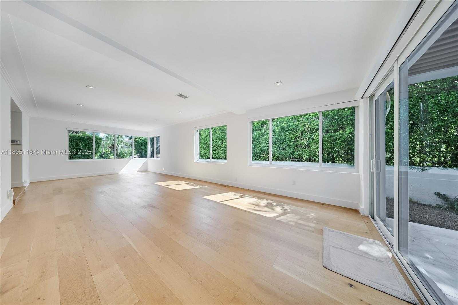 Small Image of 5244 ALTON RD, Miami Beach Number 19