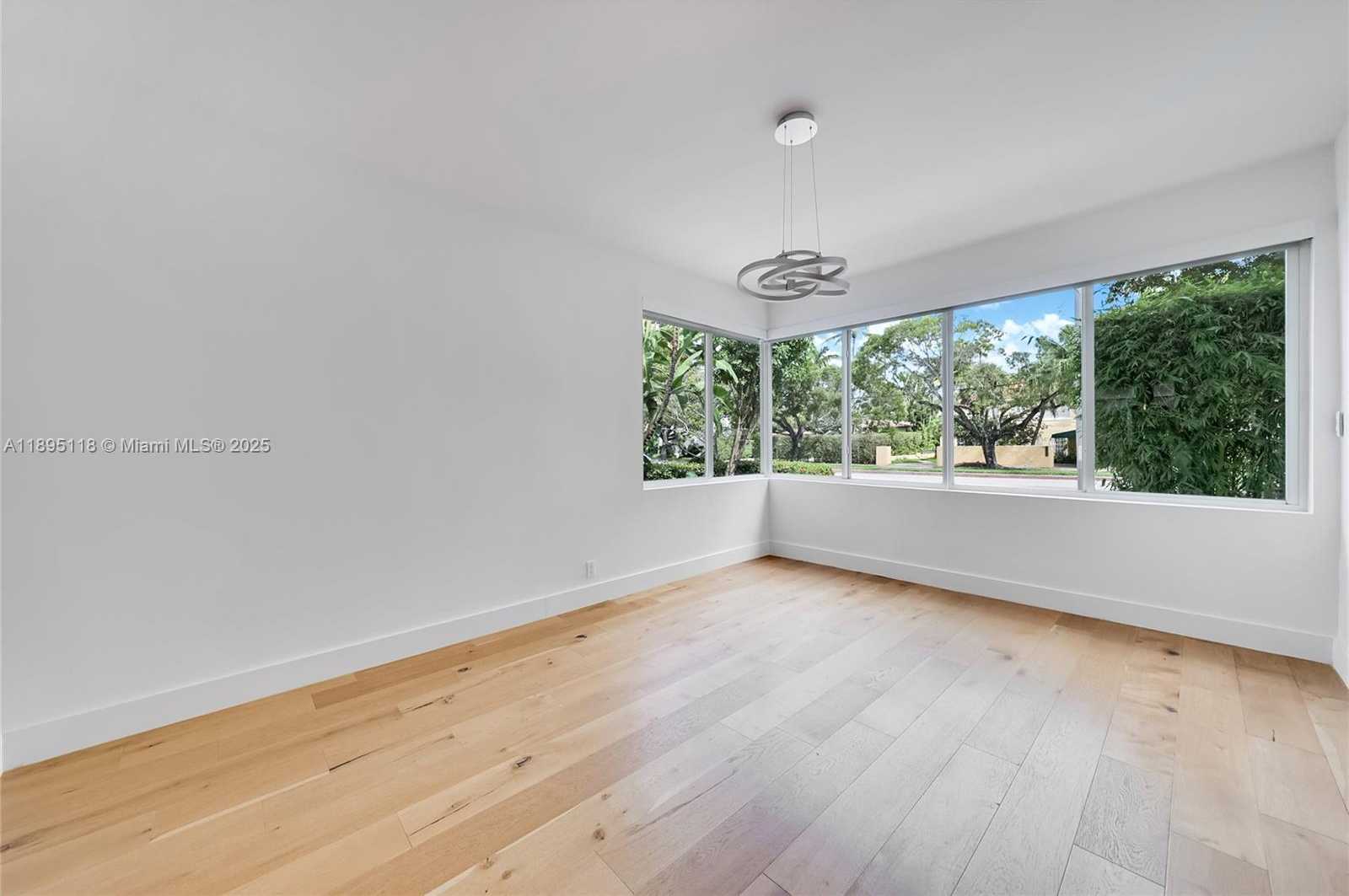 Small Image of 5244 ALTON RD, Miami Beach Number 20