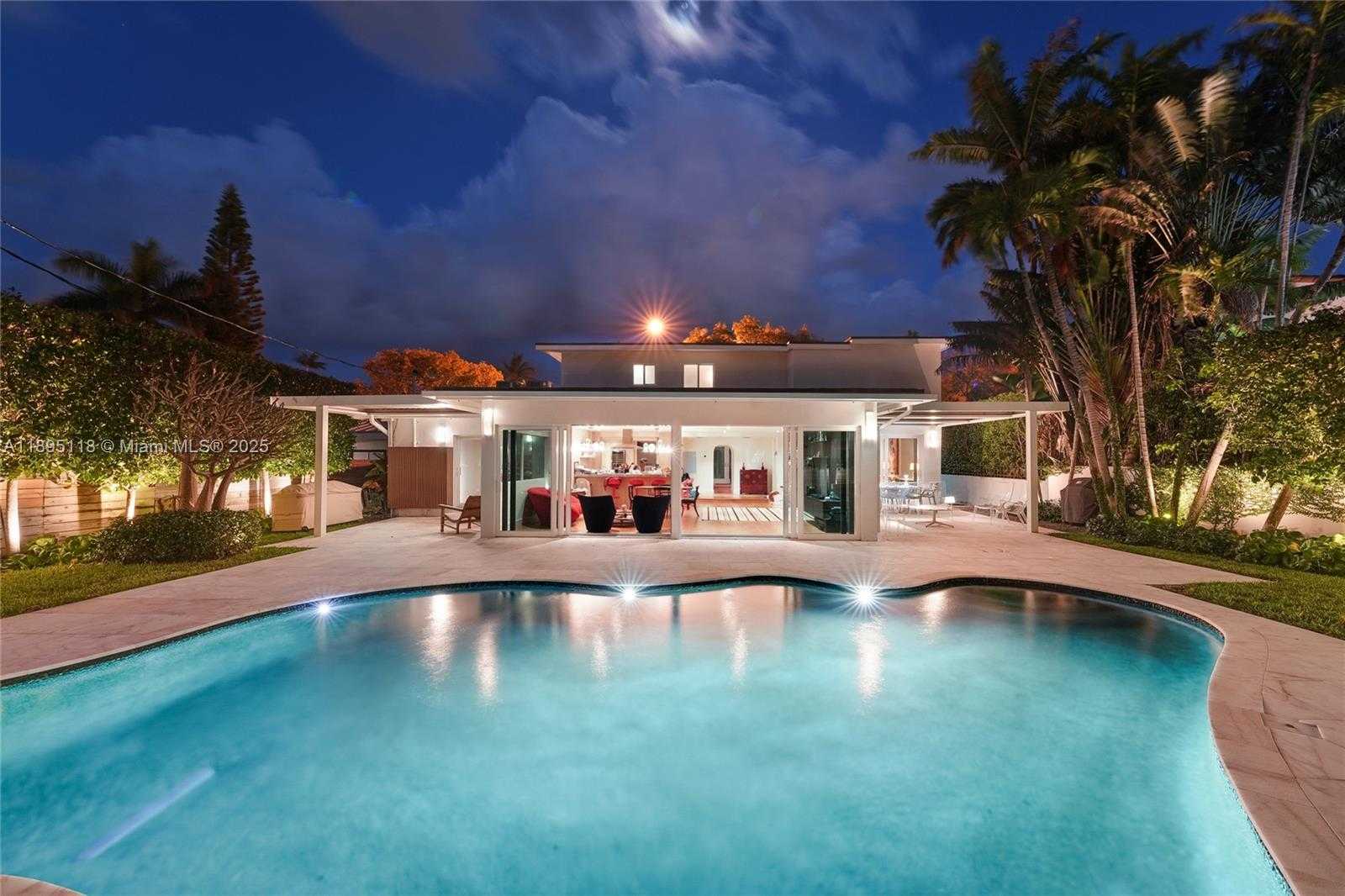Small Image of 5244 ALTON RD, Miami Beach Number 24