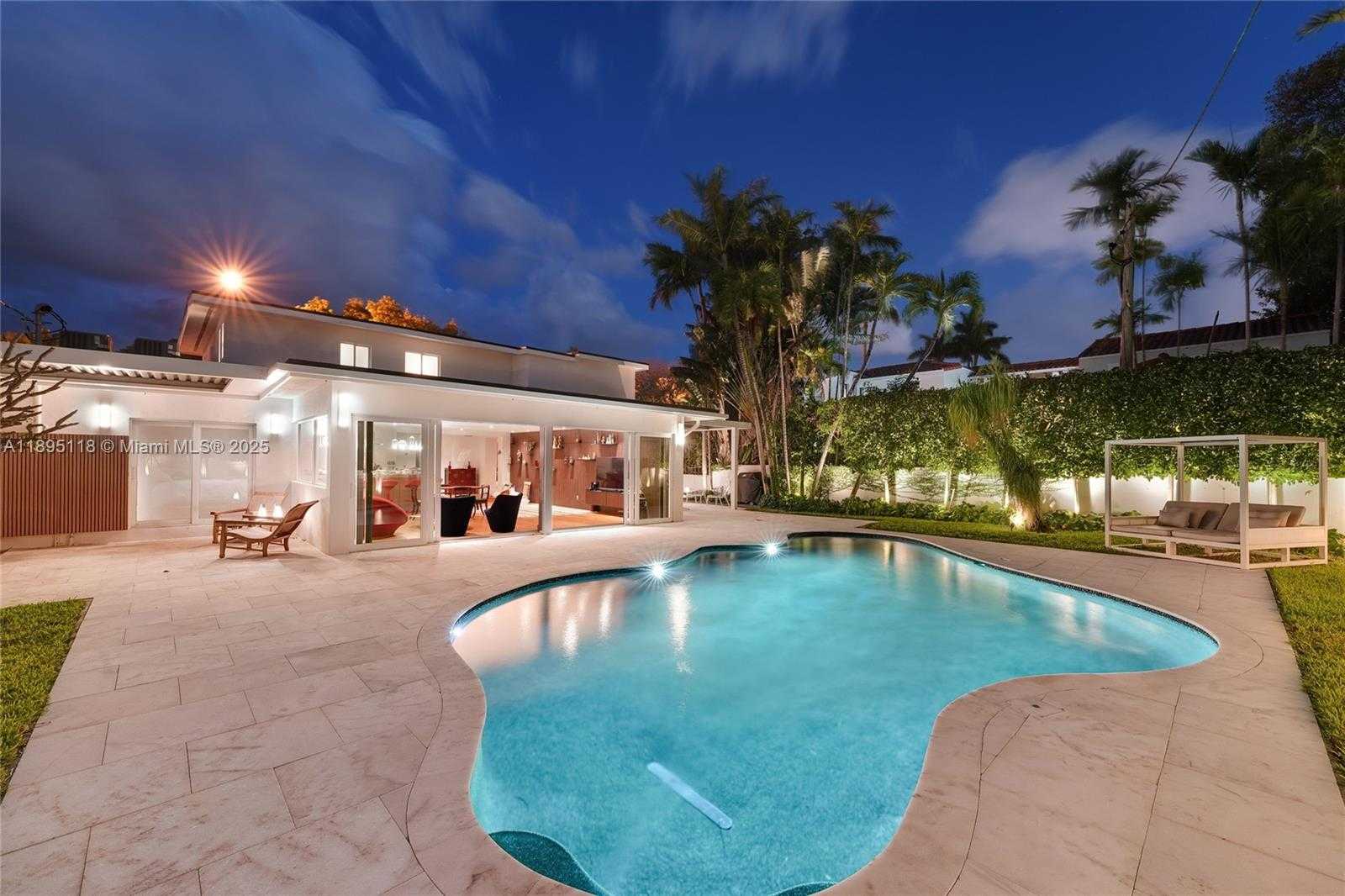 Small Image of 5244 ALTON RD, Miami Beach Number 25