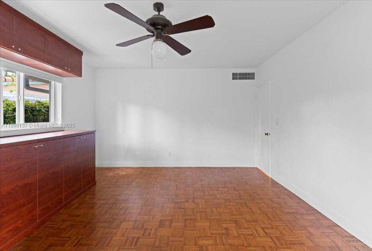 Small Image of 1961 NORTH EAST 188TH ST, Miami Number 23