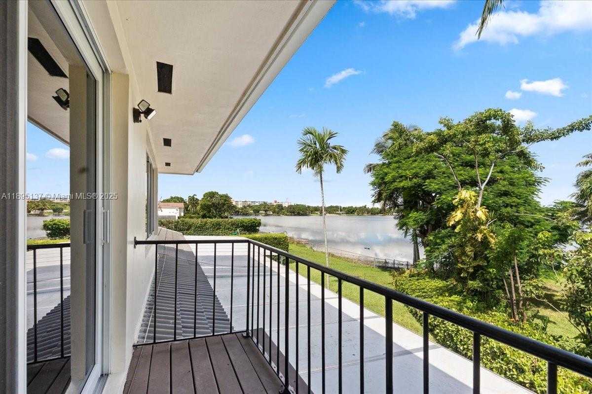 Small Image of 1961 NORTH EAST 188TH ST, Miami Number 38