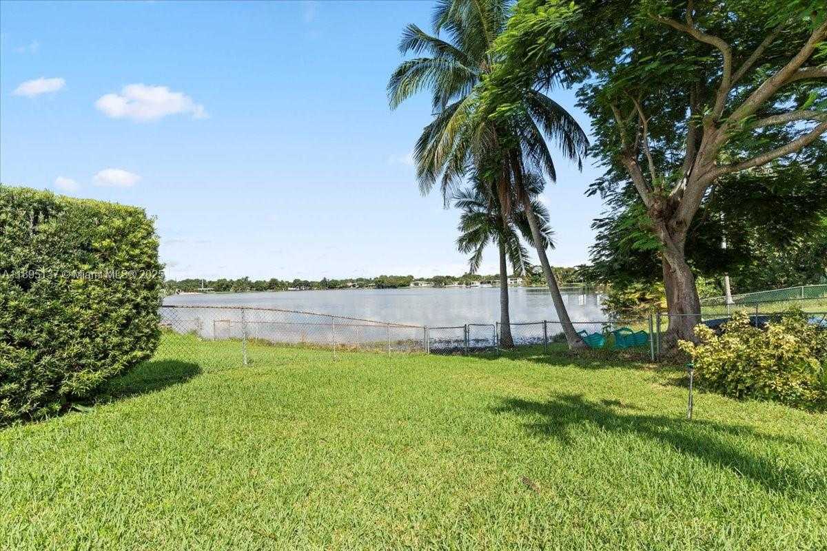 Small Image of 1961 NORTH EAST 188TH ST, Miami Number 48