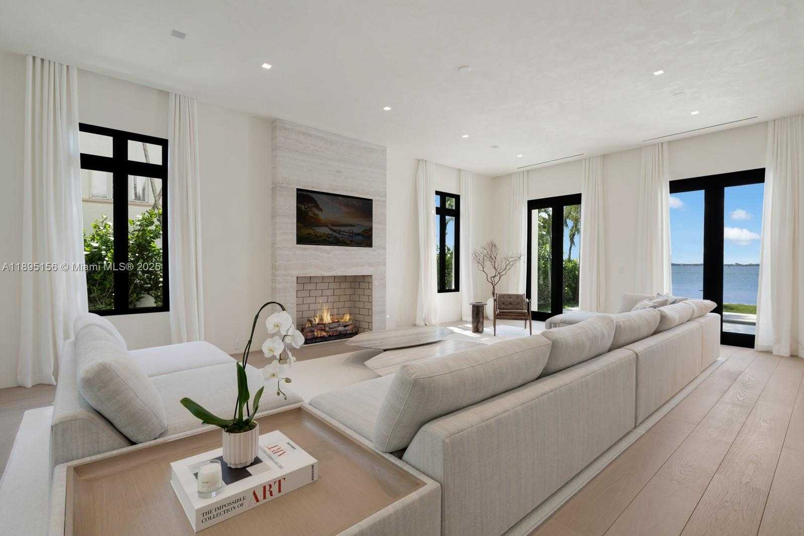 Small Image of 5300 NORTH BAY RD, Miami Beach Number 12