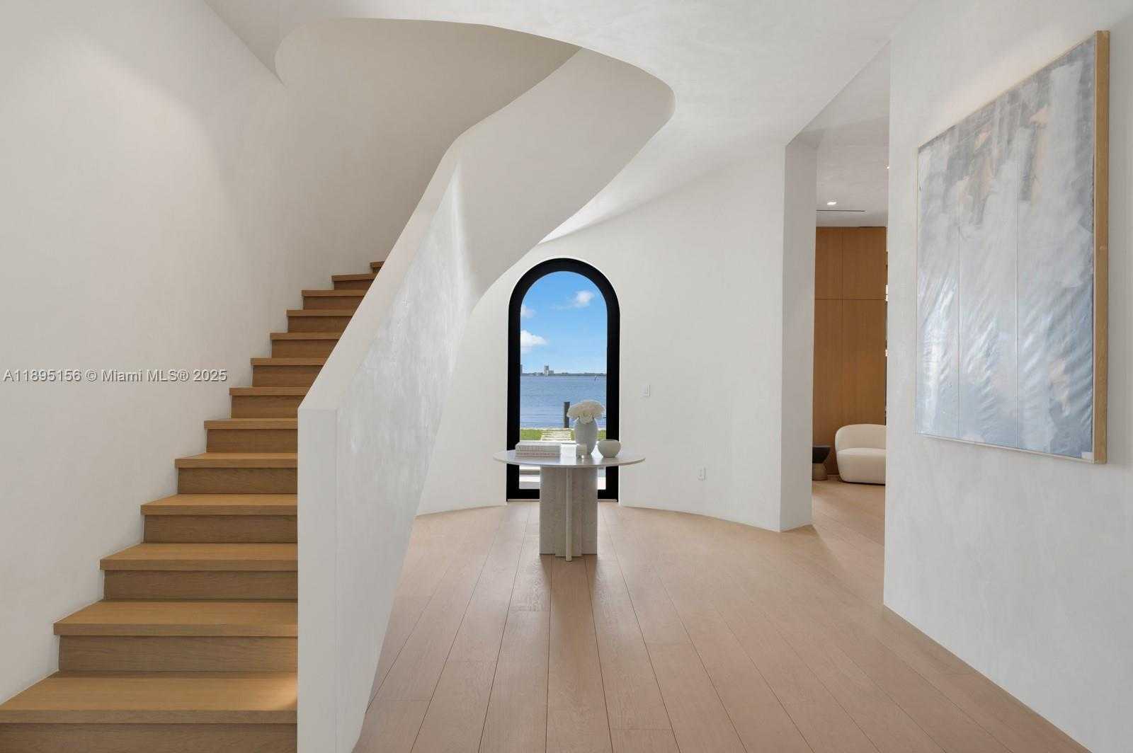 Small Image of 5300 NORTH BAY RD, Miami Beach Number 14