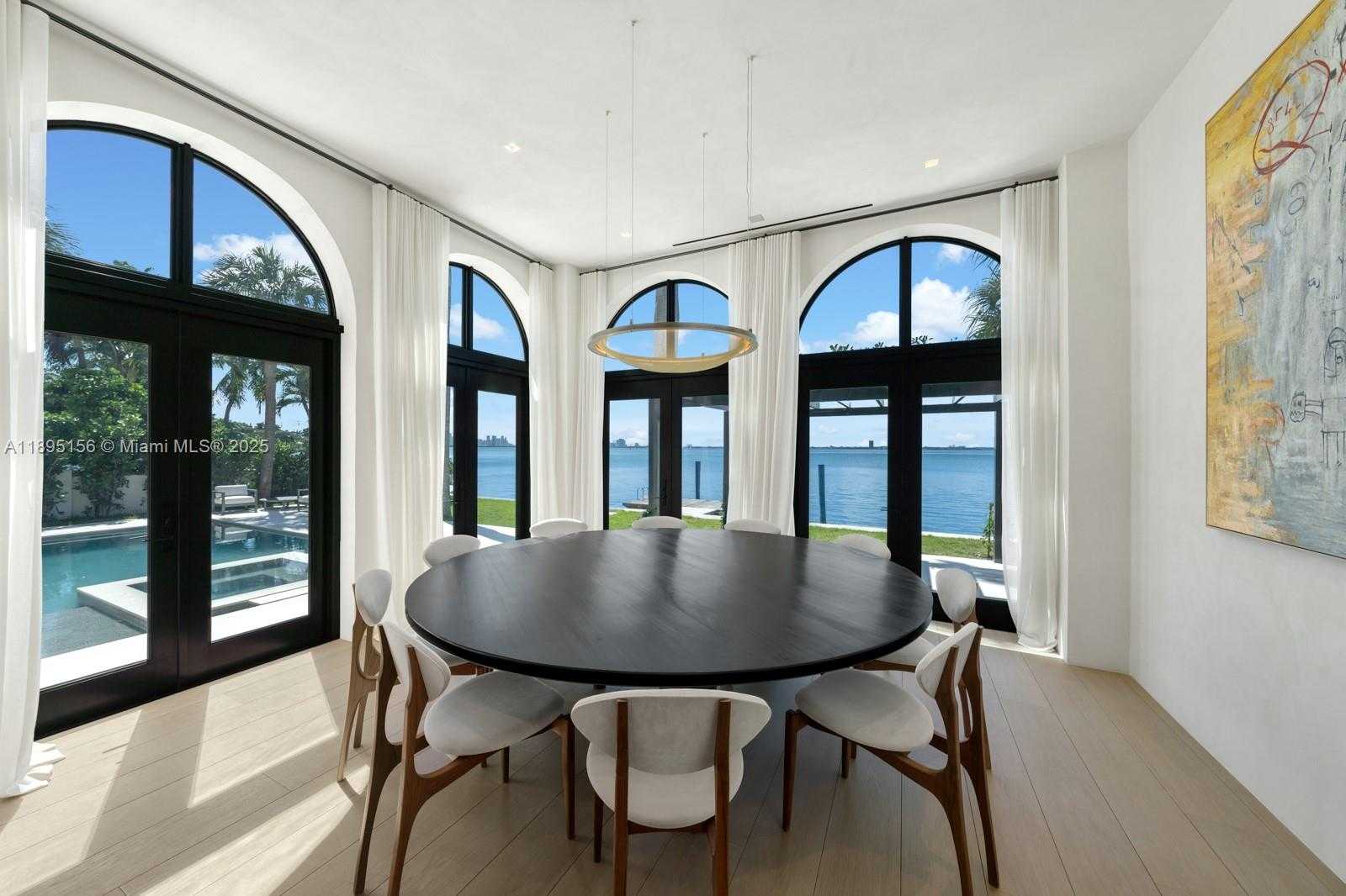 Small Image of 5300 NORTH BAY RD, Miami Beach Number 18