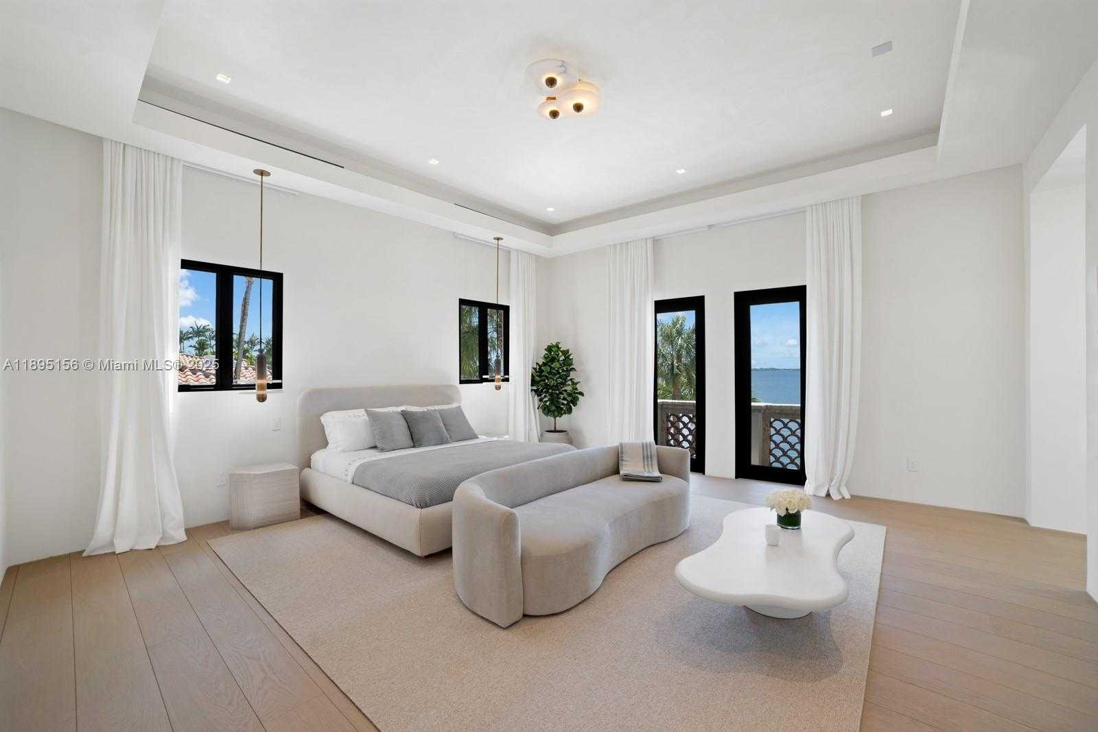 Small Image of 5300 NORTH BAY RD, Miami Beach Number 23