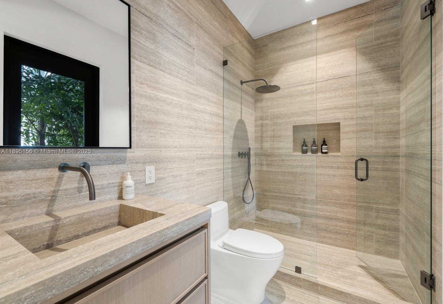 Small Image of 5300 NORTH BAY RD, Miami Beach Number 29