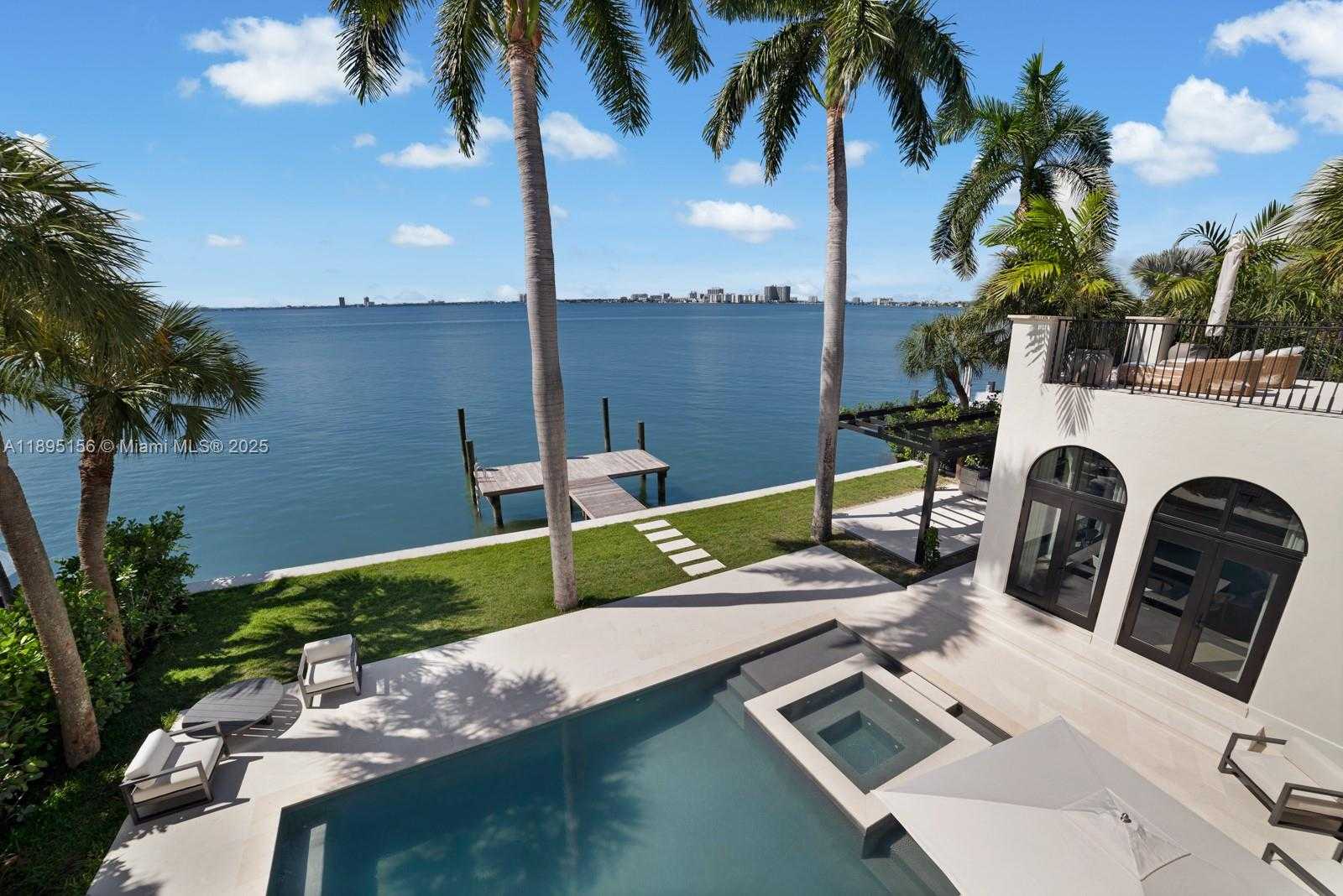 Small Image of 5300 NORTH BAY RD, Miami Beach Number 42