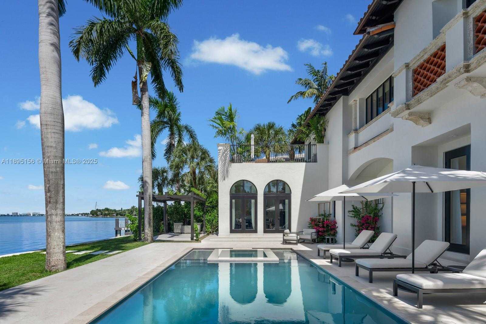 Small Image of 5300 NORTH BAY RD, Miami Beach Number 43