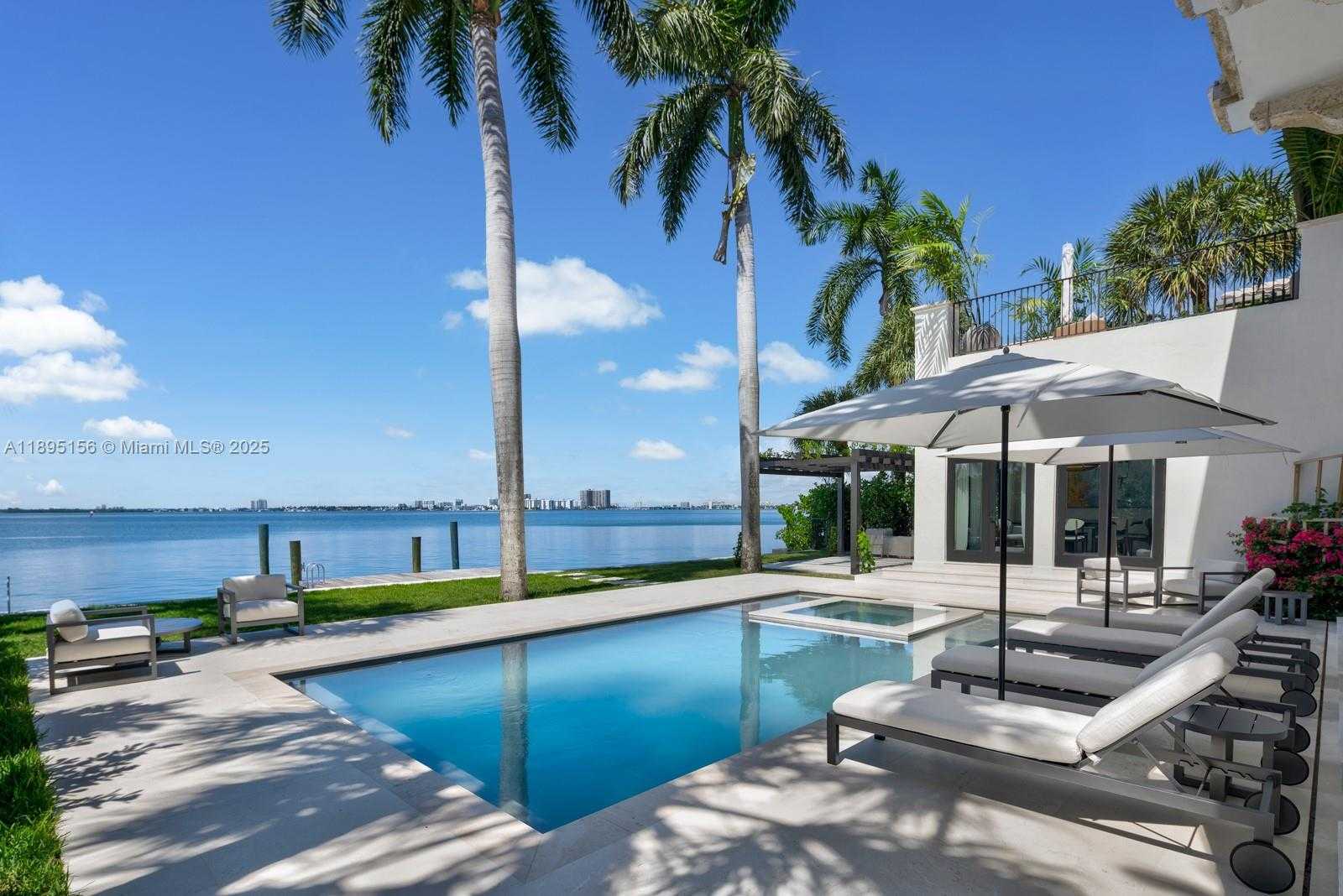 Small Image of 5300 NORTH BAY RD, Miami Beach Number 44
