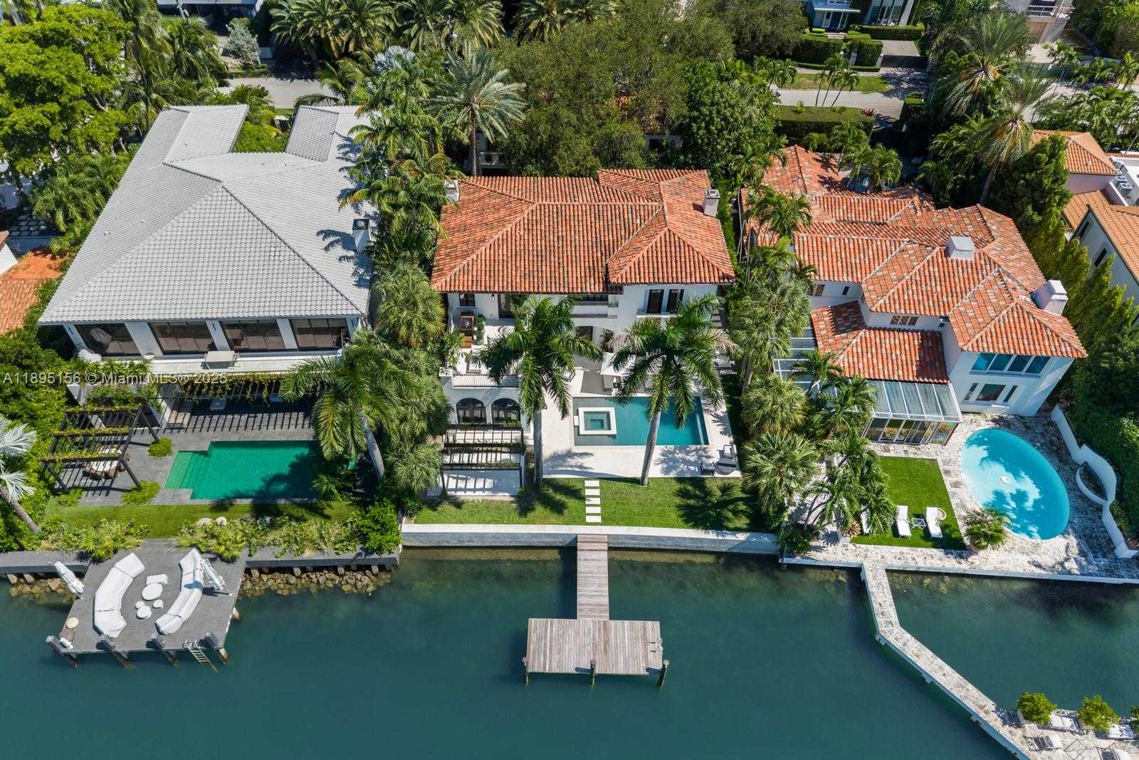 Small Image of 5300 NORTH BAY RD, Miami Beach Number 49