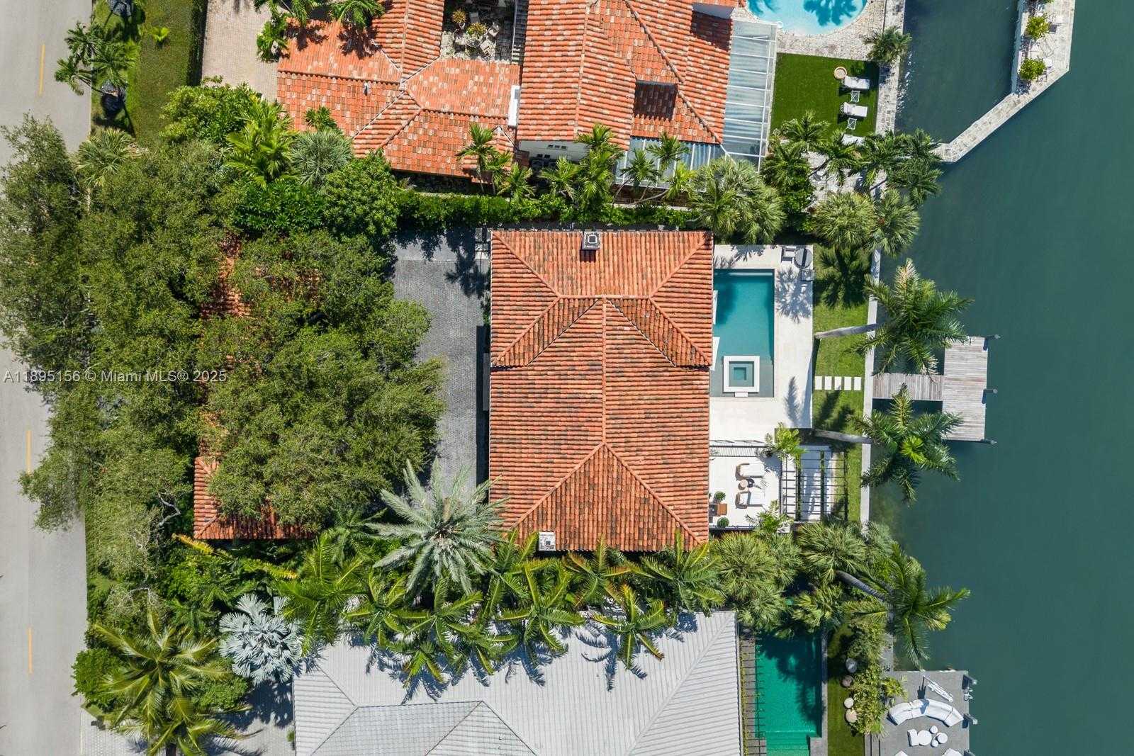 Small Image of 5300 NORTH BAY RD, Miami Beach Number 50