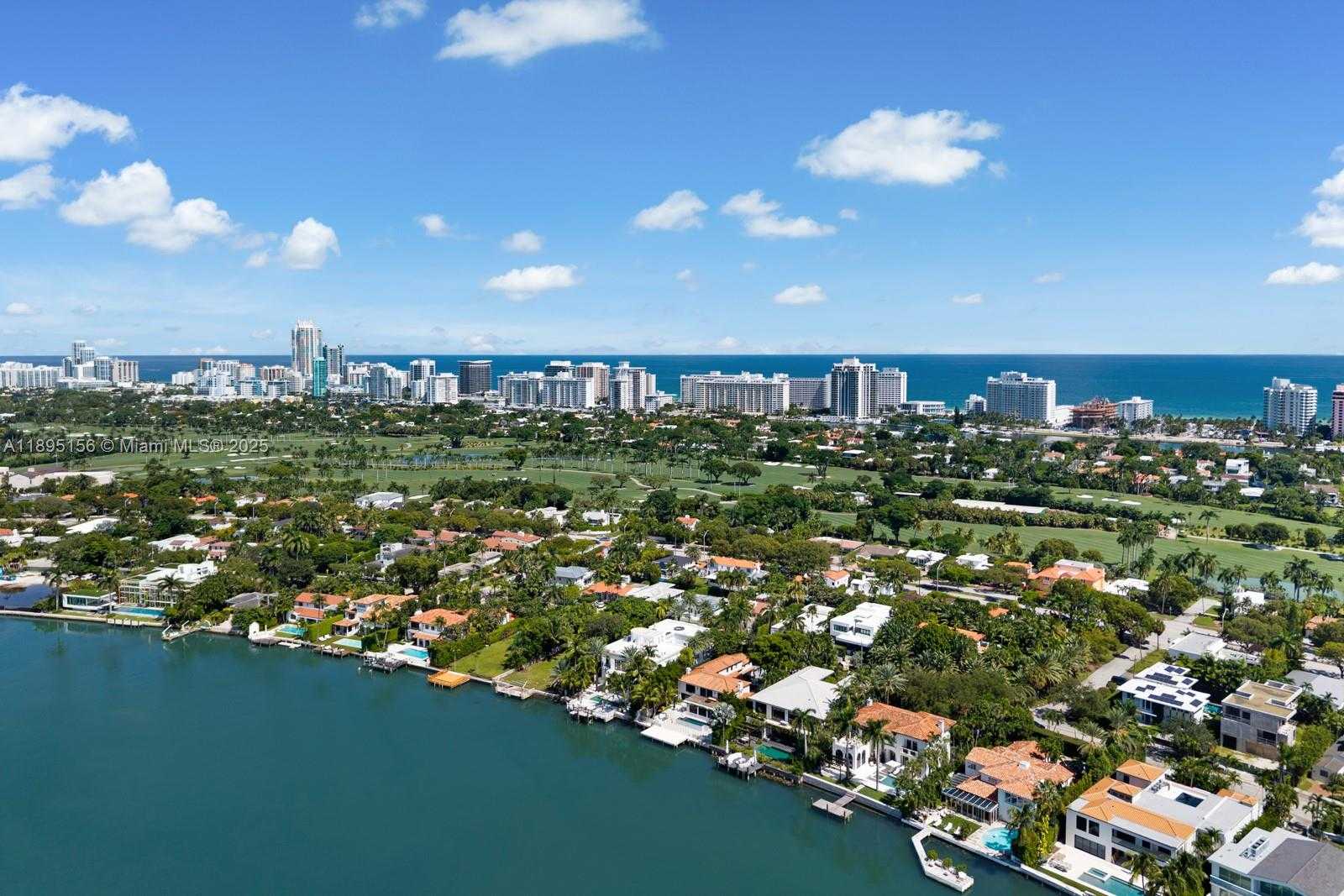 Small Image of 5300 NORTH BAY RD, Miami Beach Number 52
