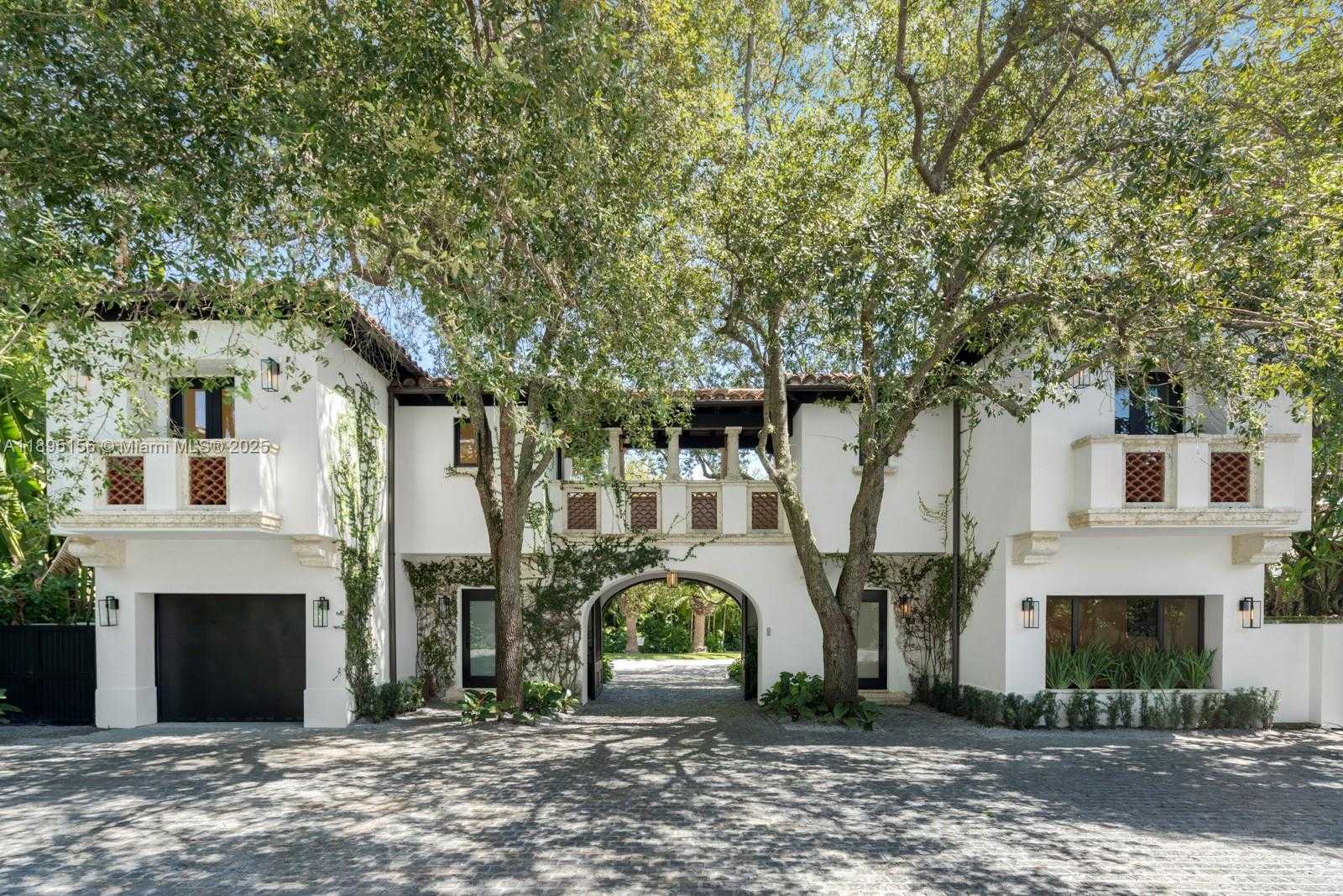 Small Image of 5300 NORTH BAY RD, Miami Beach Number 57