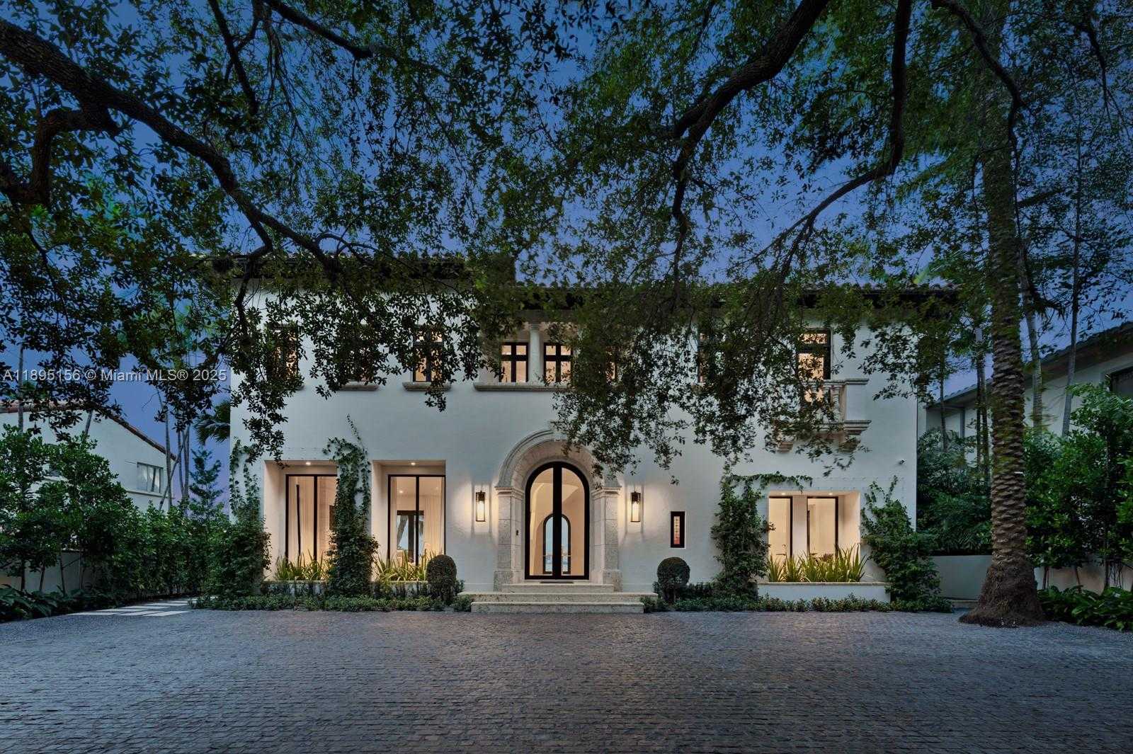 Small Image of 5300 NORTH BAY RD, Miami Beach Number 58