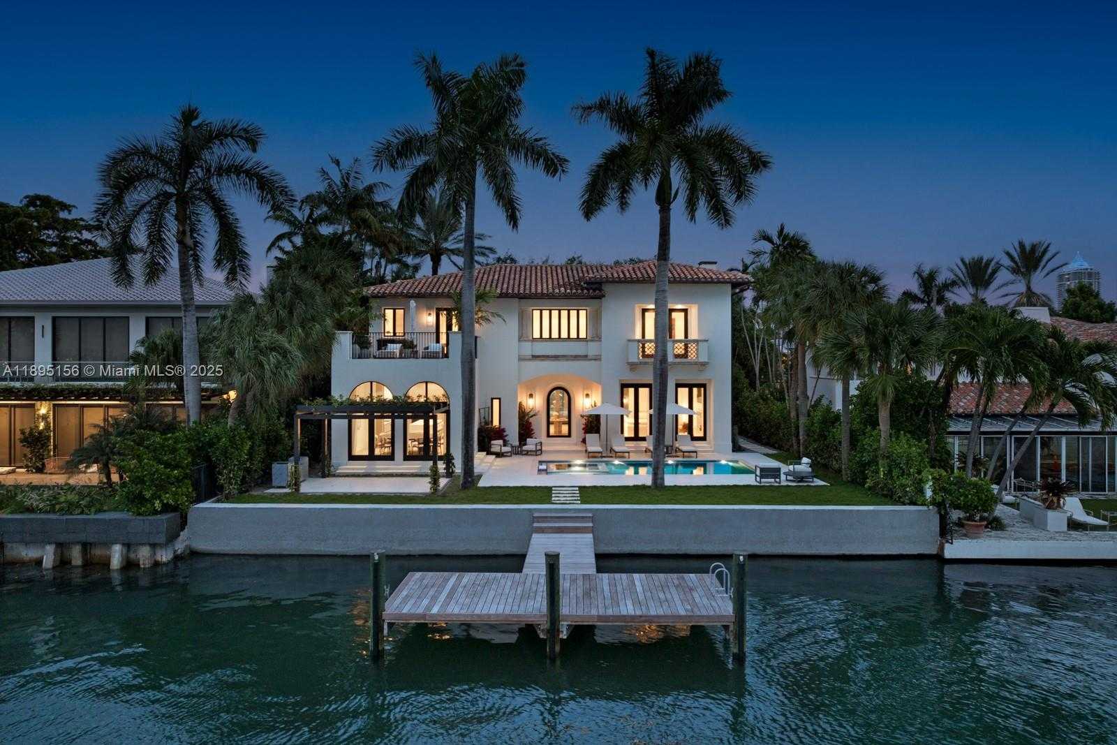 Small Image of 5300 NORTH BAY RD, Miami Beach Number 64
