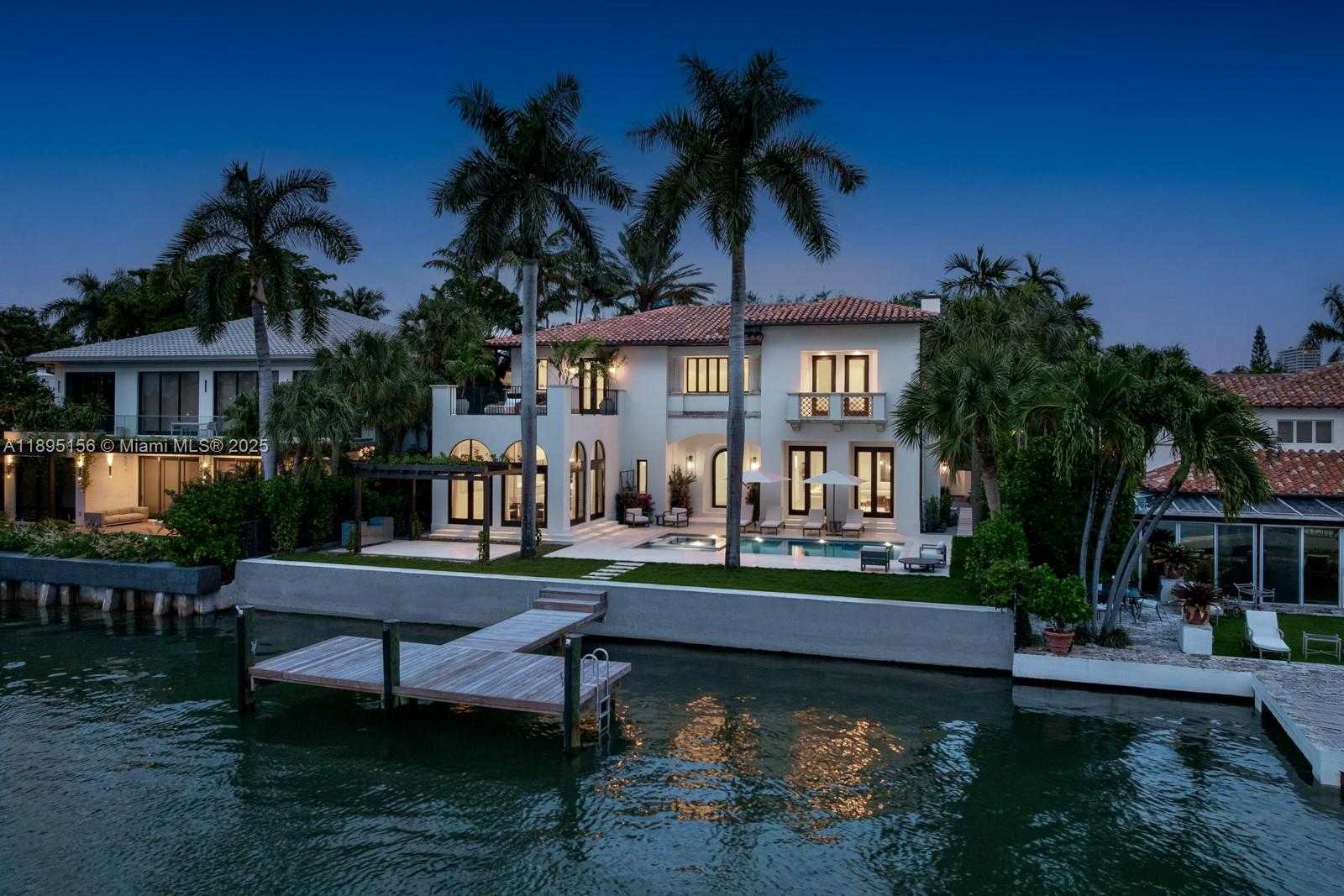 Small Image of 5300 NORTH BAY RD, Miami Beach Number 65