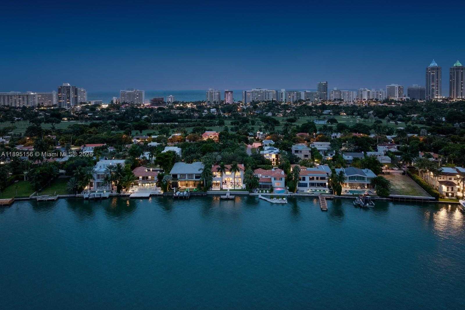 Small Image of 5300 NORTH BAY RD, Miami Beach Number 66