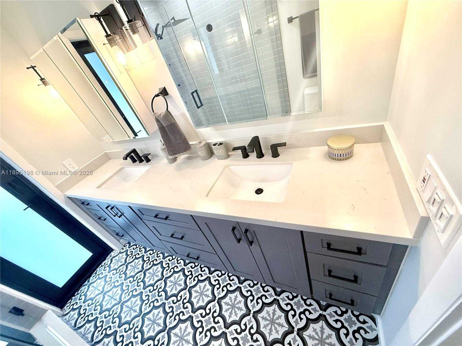 Small Image of 7321 ALLEN DR, Hollywood Number 12