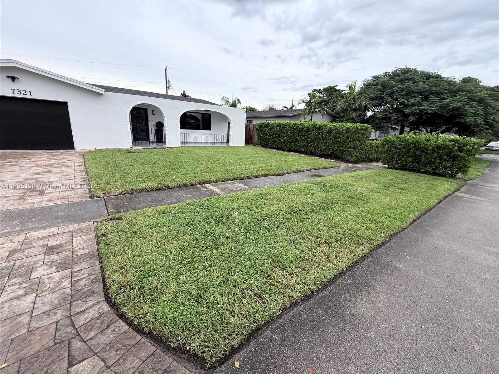 Small Image of 7321 ALLEN DR, Hollywood Number 2