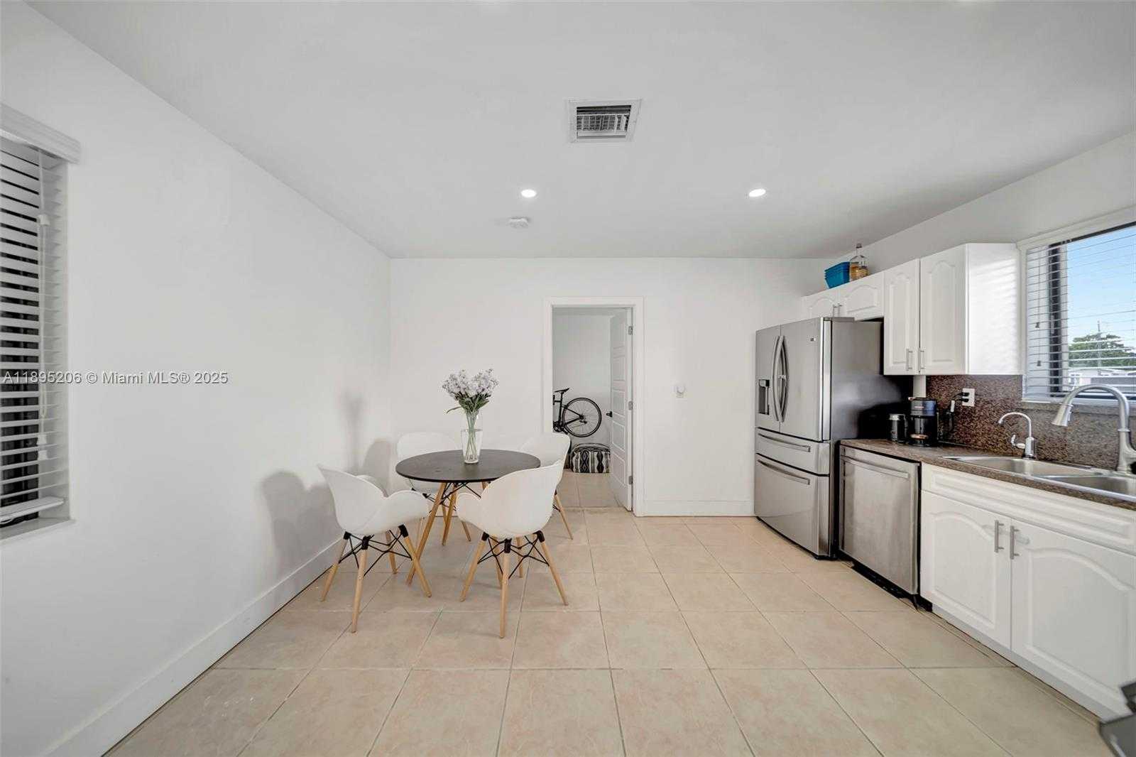 Small Image of 8340 NORTH WEST 178TH ST, Hialeah Number 14