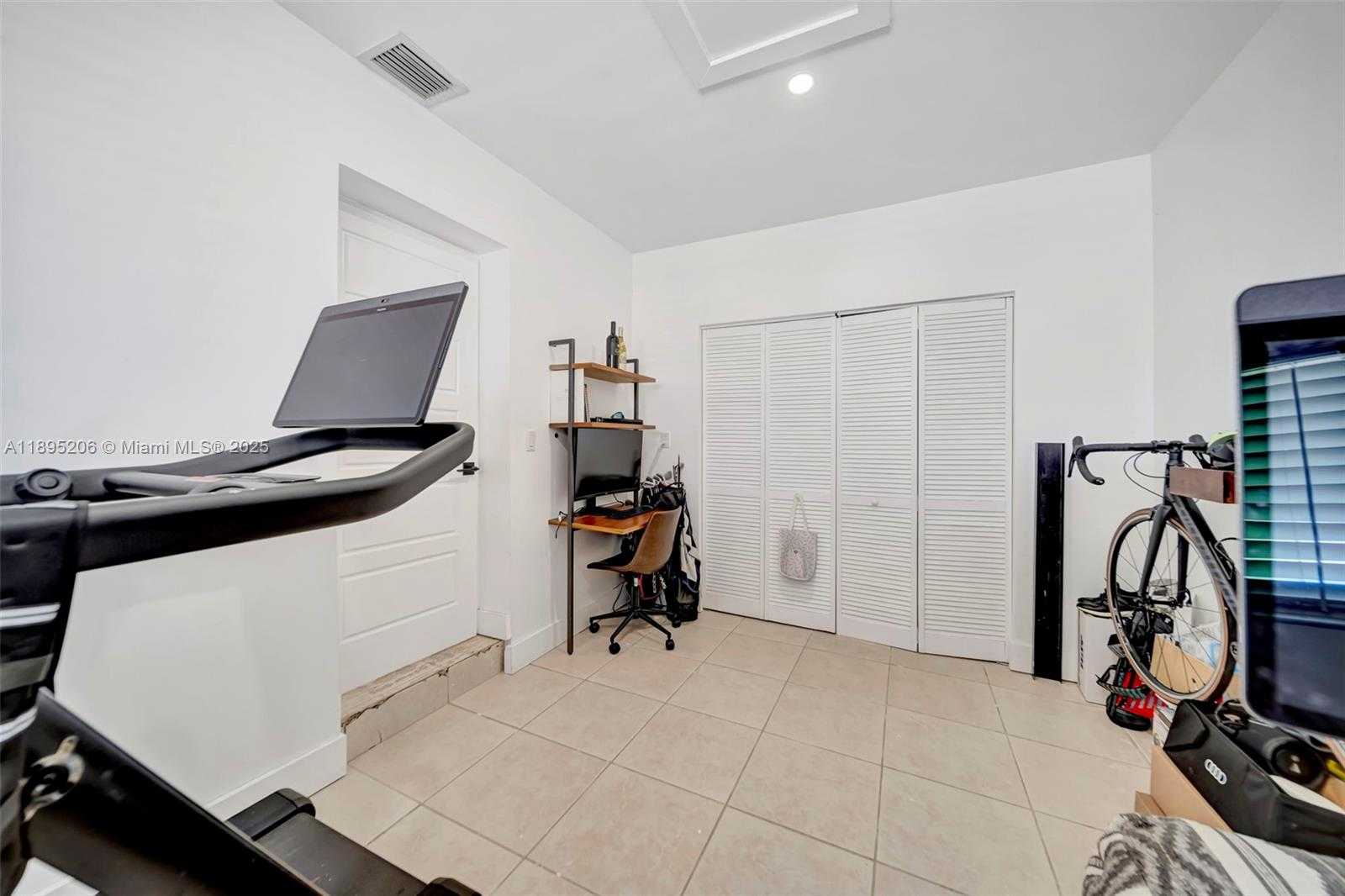 Small Image of 8340 NORTH WEST 178TH ST, Hialeah Number 16
