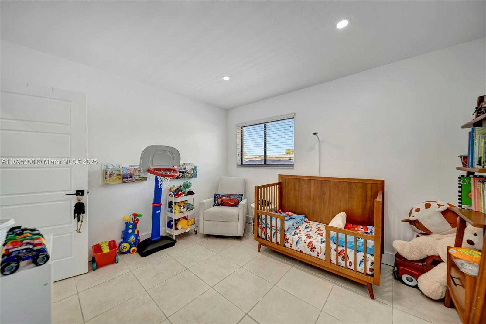 Small Image of 8340 NORTH WEST 178TH ST, Hialeah Number 19