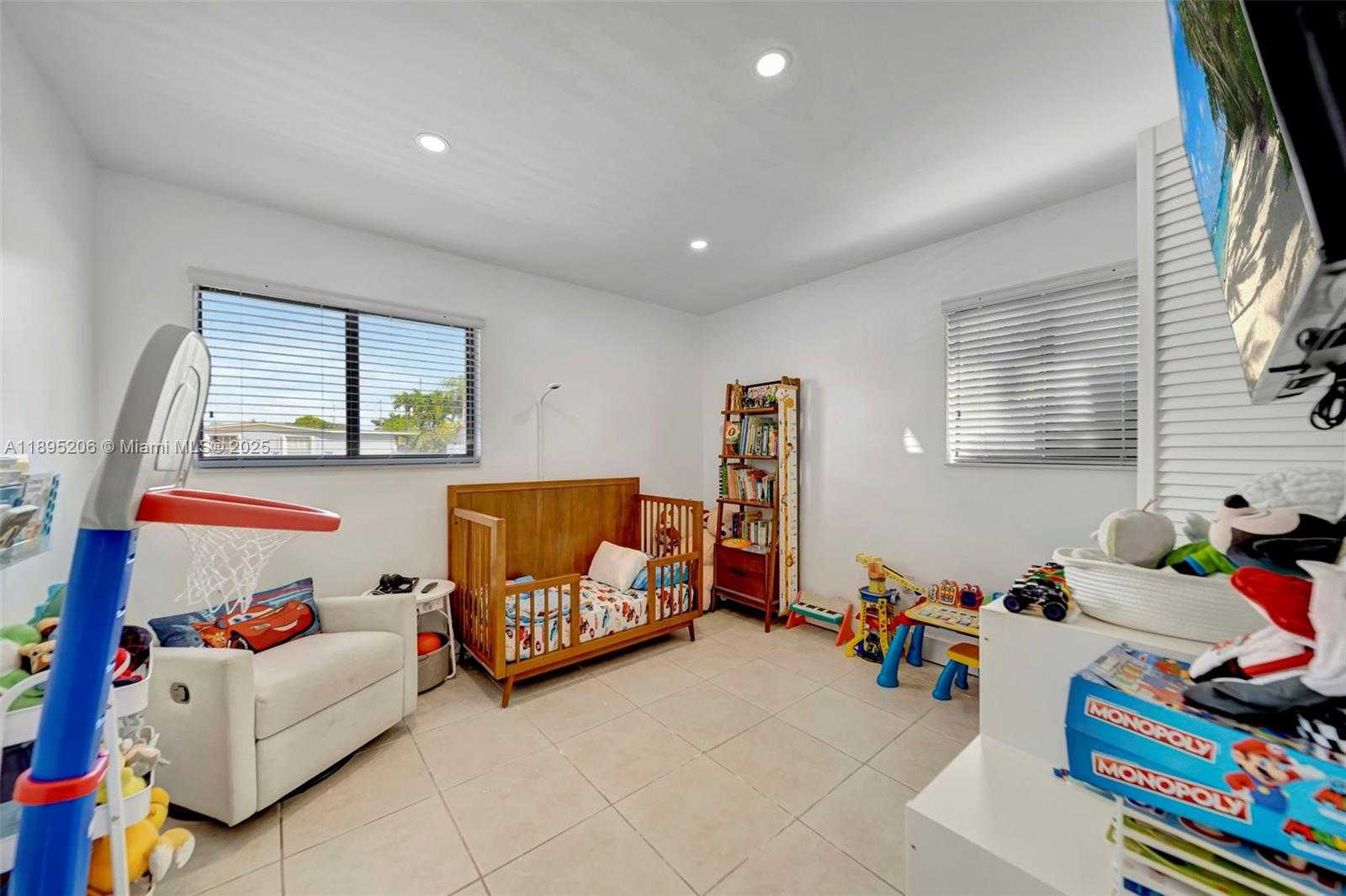 Small Image of 8340 NORTH WEST 178TH ST, Hialeah Number 20