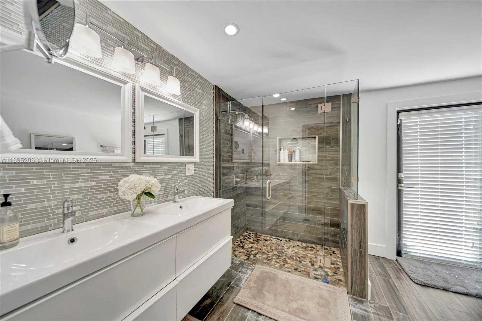 Small Image of 8340 NORTH WEST 178TH ST, Hialeah Number 24
