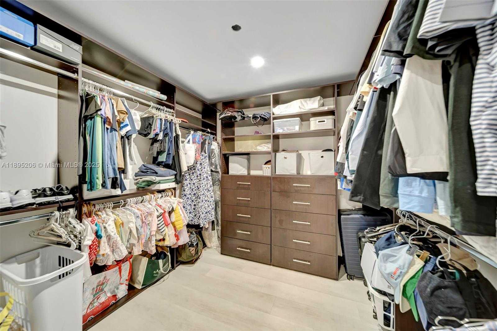Small Image of 8340 NORTH WEST 178TH ST, Hialeah Number 26