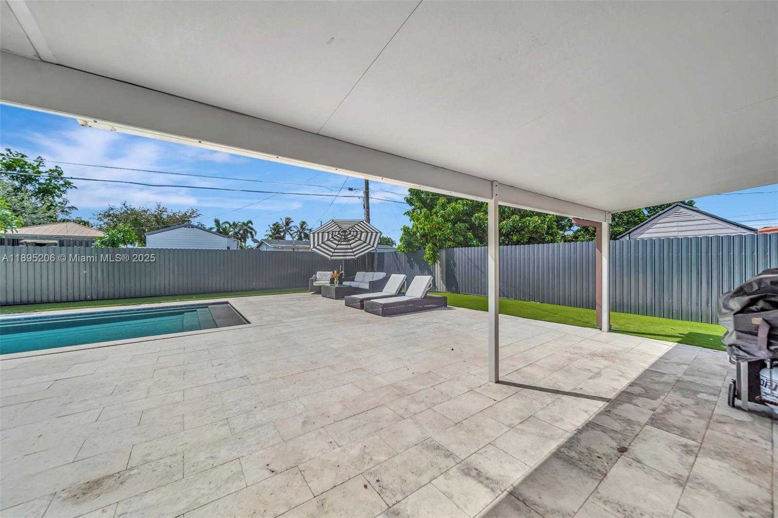 Small Image of 8340 NORTH WEST 178TH ST, Hialeah Number 27