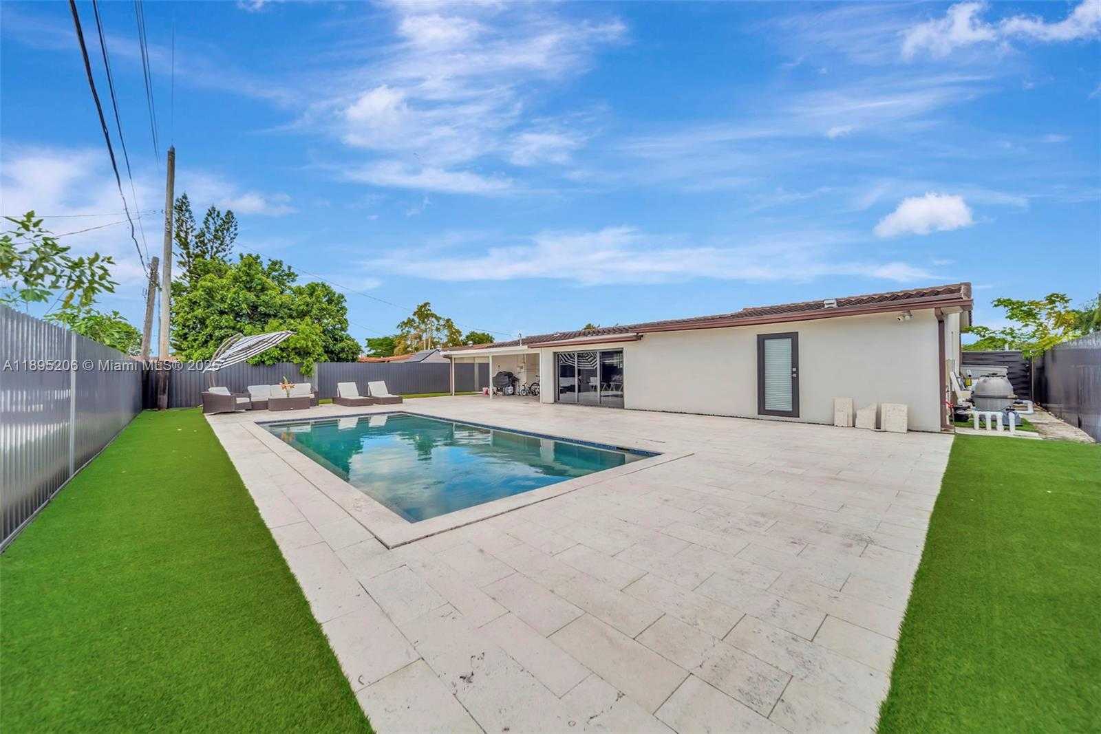 Small Image of 8340 NORTH WEST 178TH ST, Hialeah Number 31
