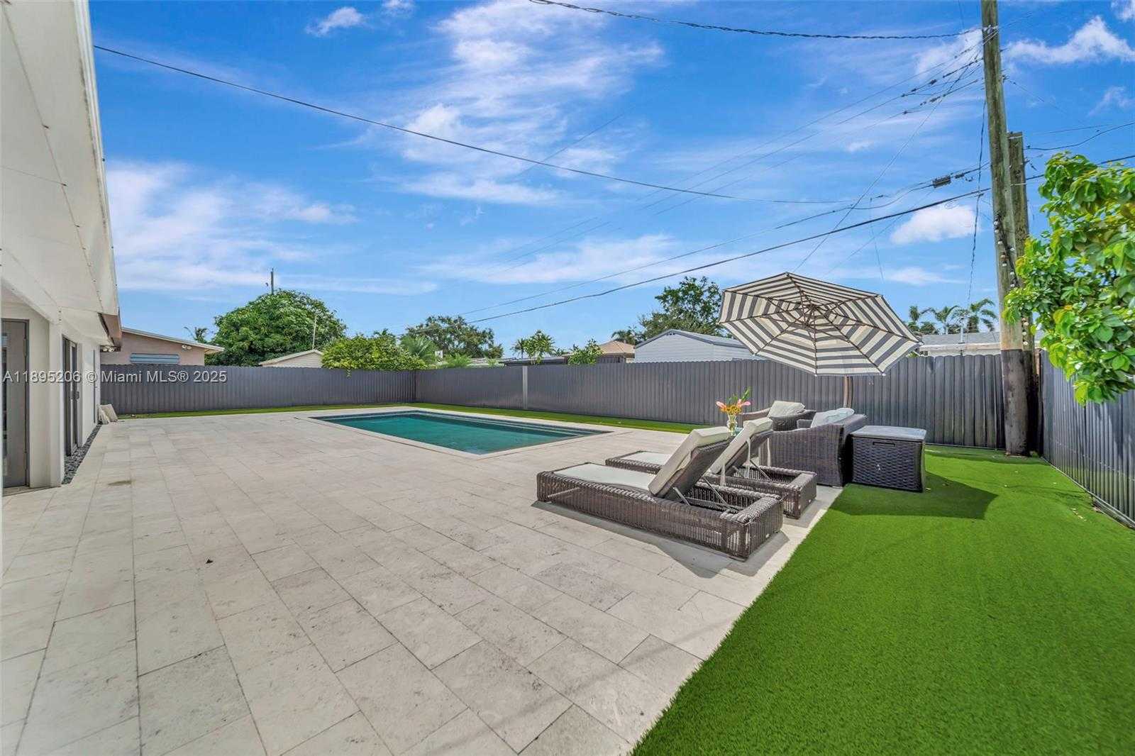 Small Image of 8340 NORTH WEST 178TH ST, Hialeah Number 37