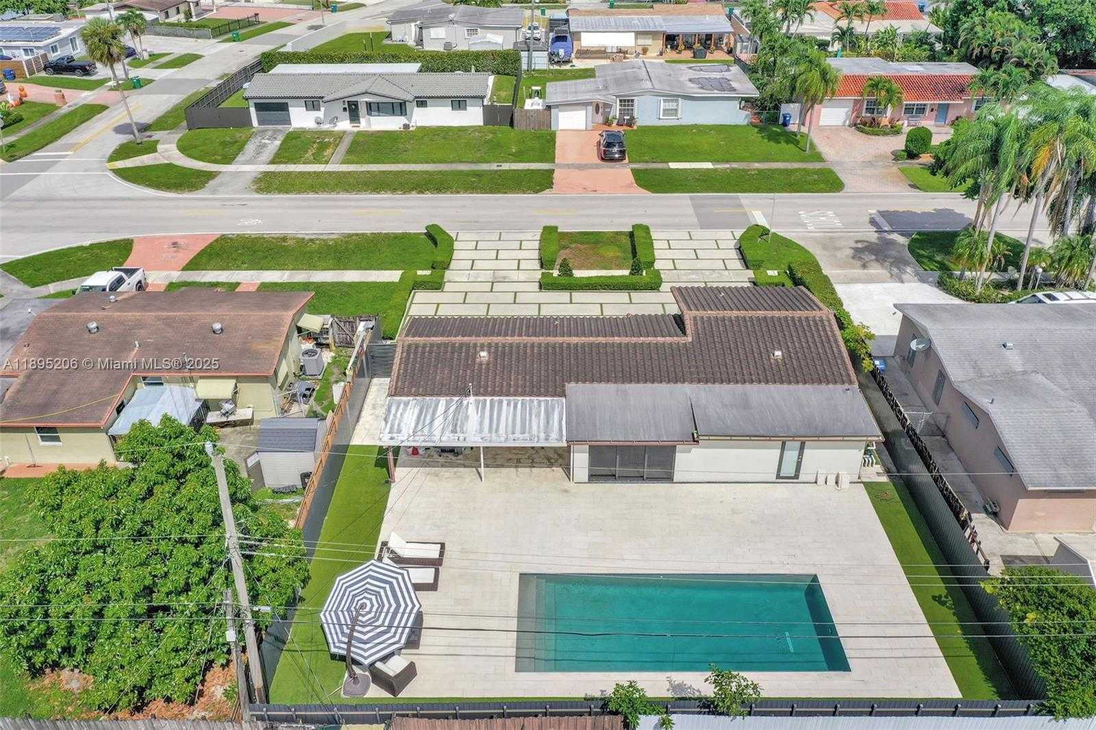 Small Image of 8340 NORTH WEST 178TH ST, Hialeah Number 42