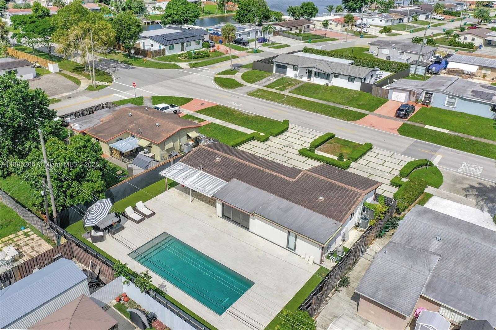 Small Image of 8340 NORTH WEST 178TH ST, Hialeah Number 43