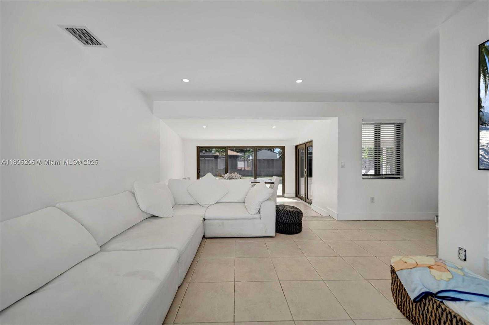 Small Image of 8340 NORTH WEST 178TH ST, Hialeah Number 5