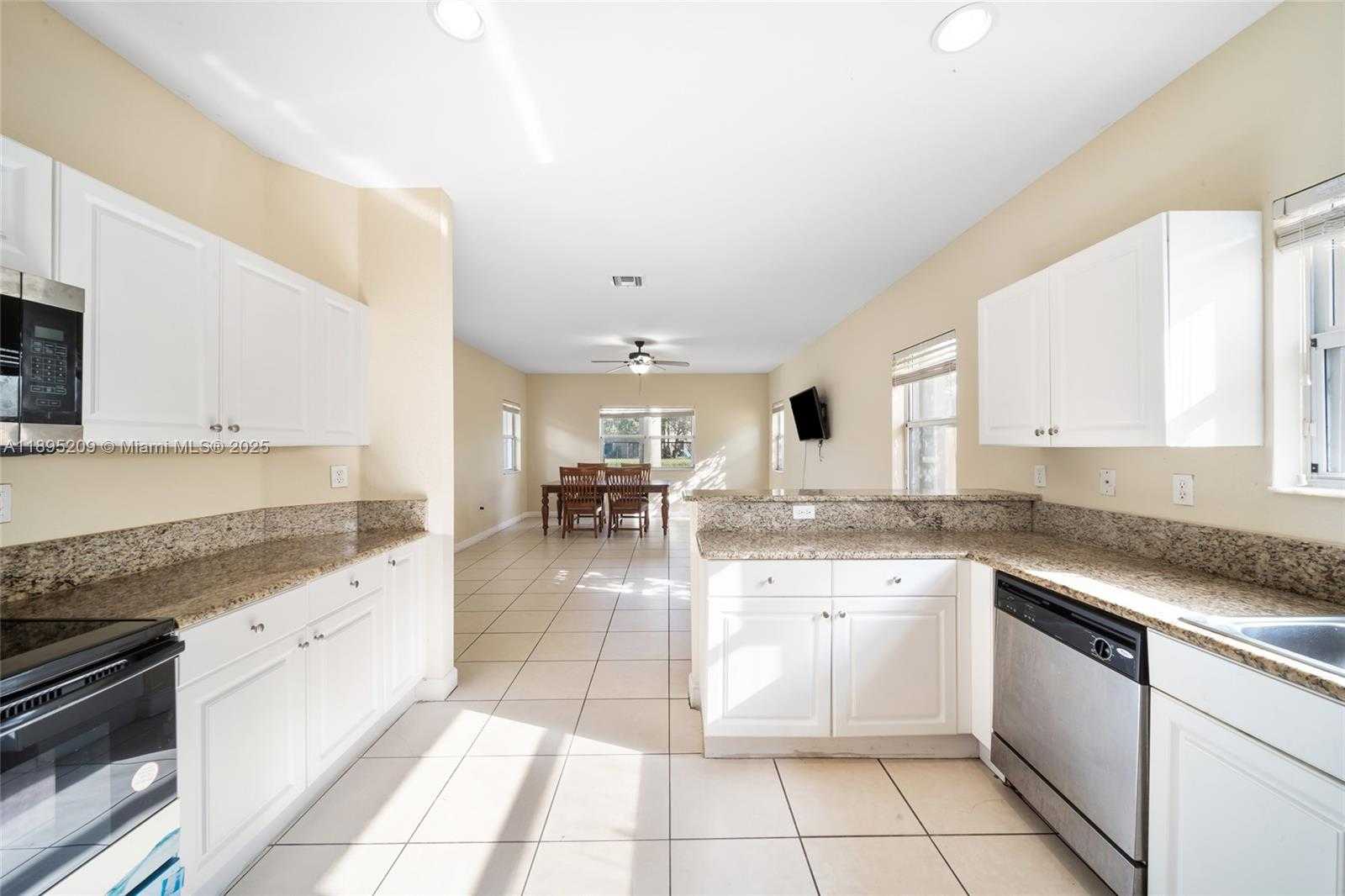 Small Image of 3641 NORTH EAST 4TH ST, Homestead Number 8