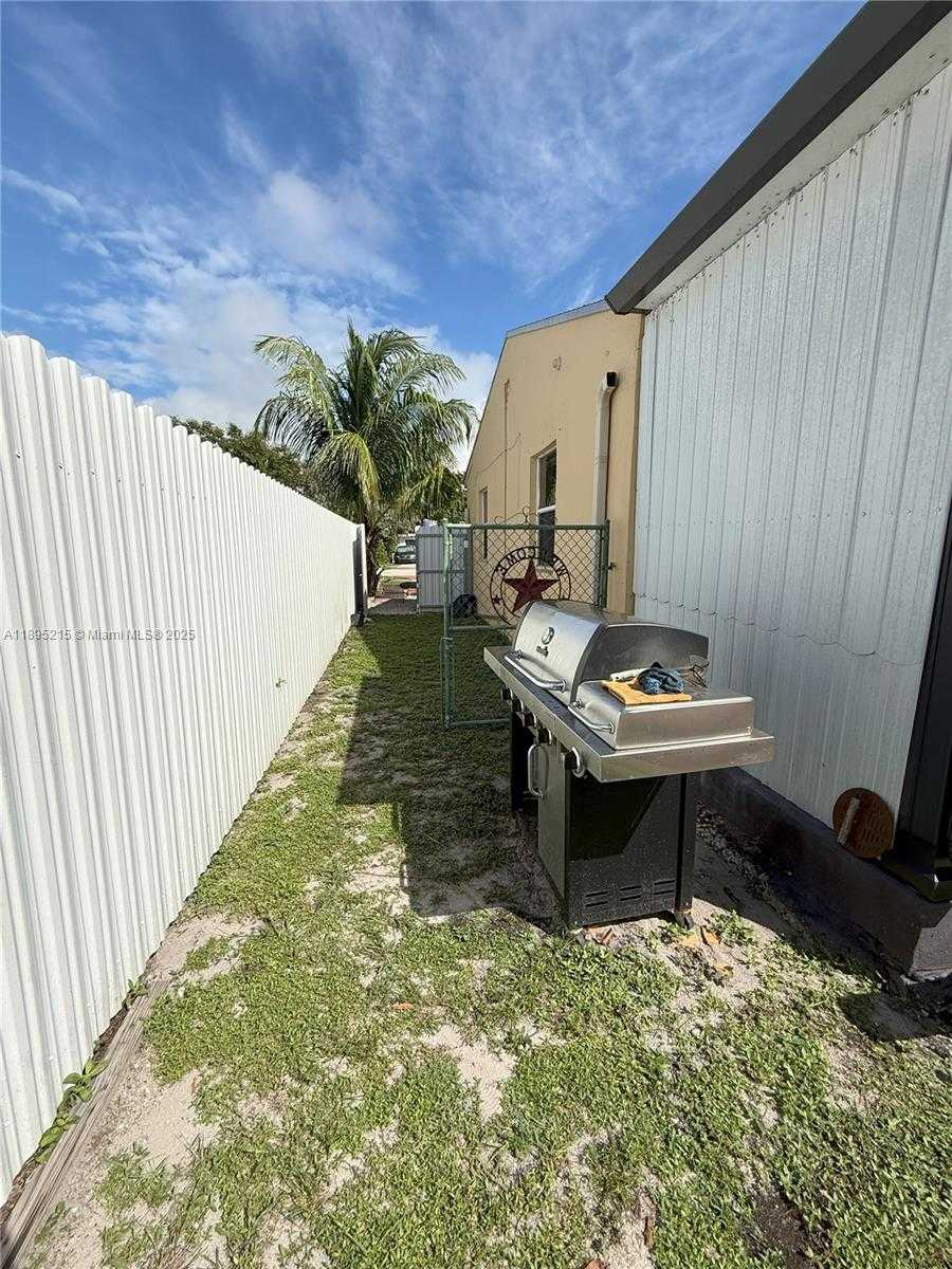 Small Image of 2808 RODMAN ST, Hollywood Number 14