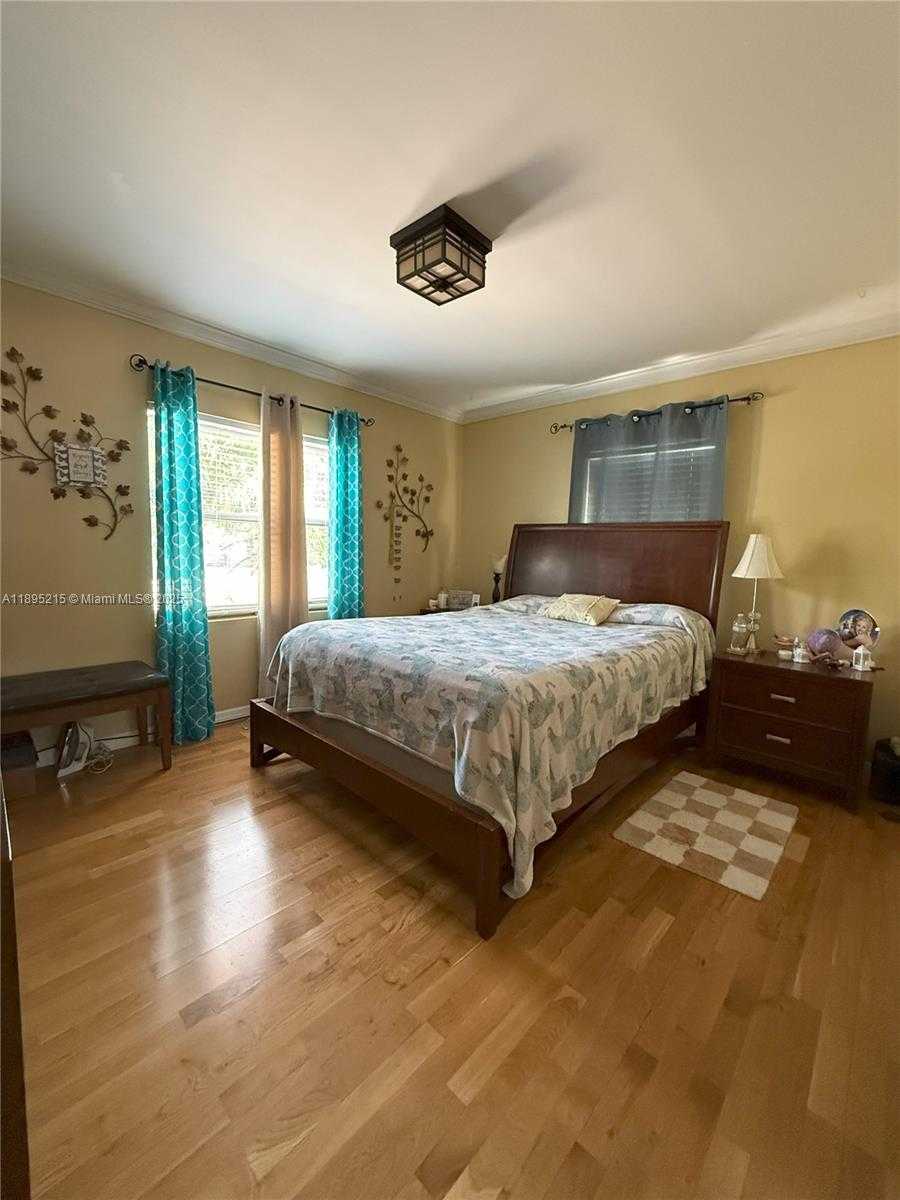 Small Image of 2808 RODMAN ST, Hollywood Number 7