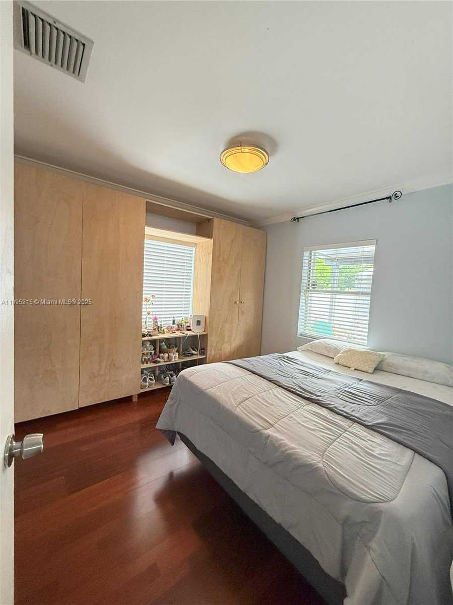 Small Image of 2808 RODMAN ST, Hollywood Number 8