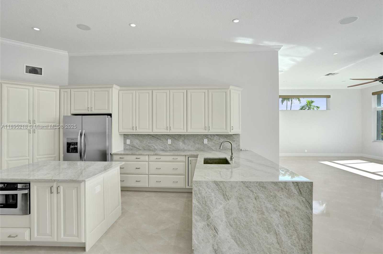 Small Image of 2715 EDGEWATER CT, Weston Number 10