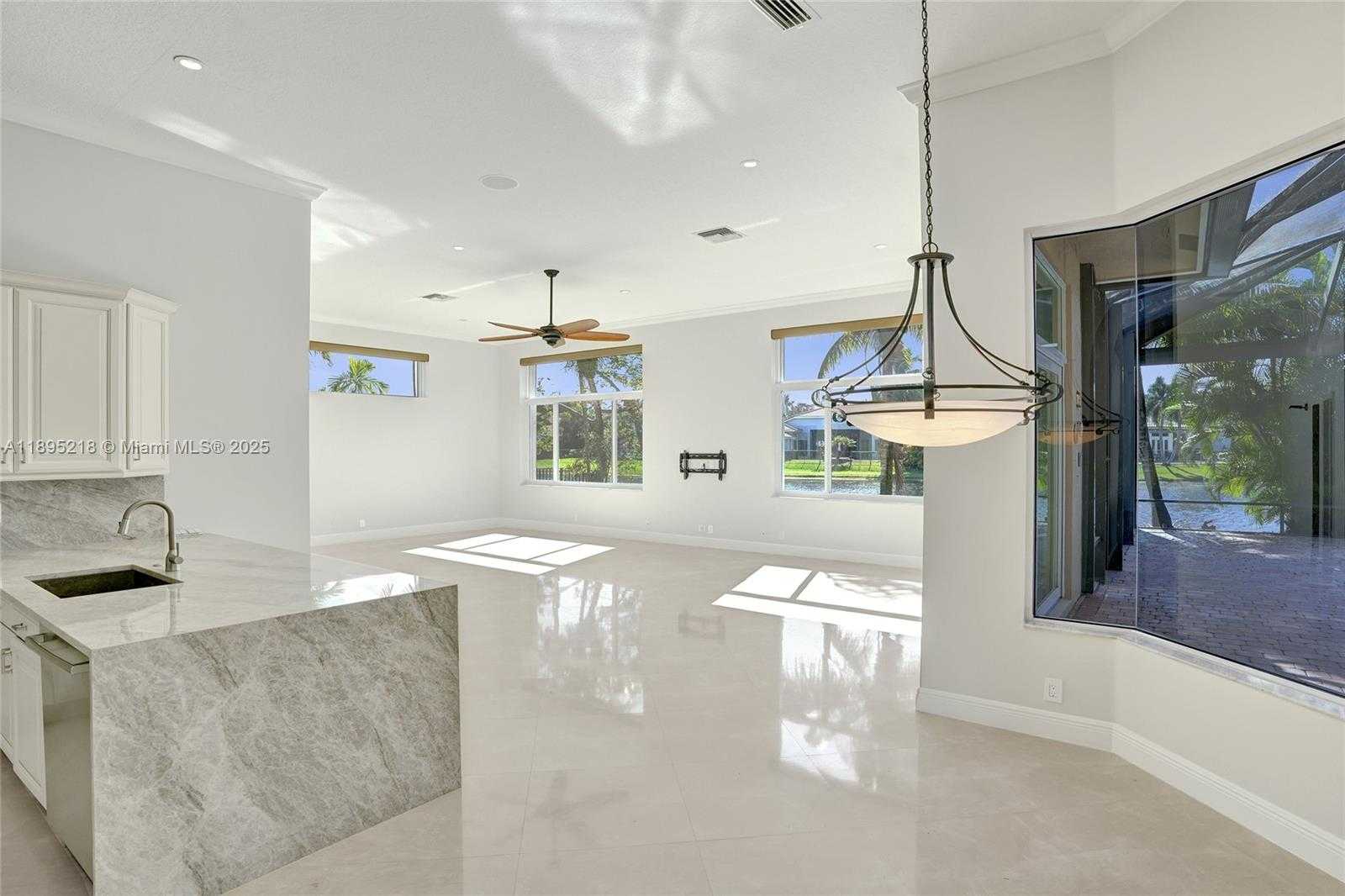 Small Image of 2715 EDGEWATER CT, Weston Number 12
