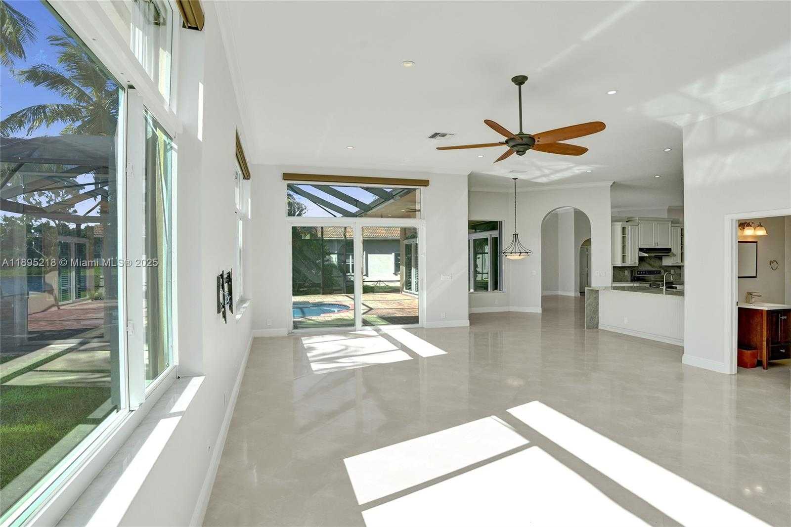 Small Image of 2715 EDGEWATER CT, Weston Number 15