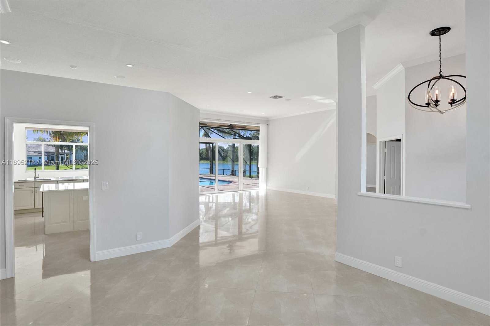Small Image of 2715 EDGEWATER CT, Weston Number 19