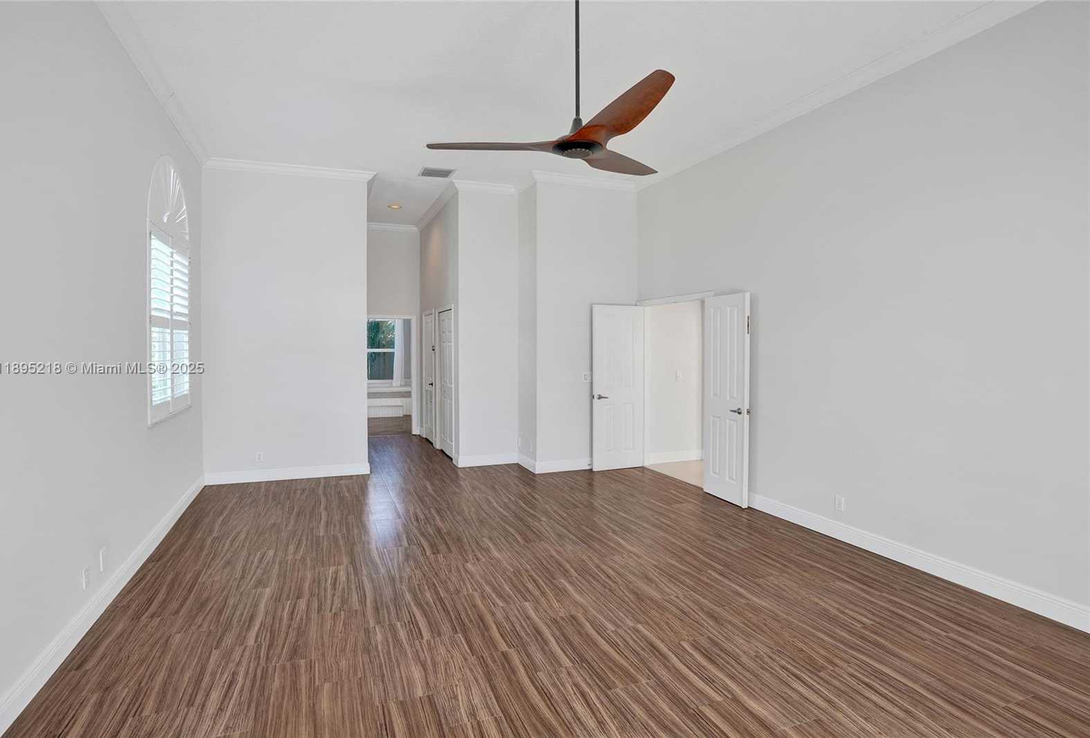 Small Image of 2715 EDGEWATER CT, Weston Number 23