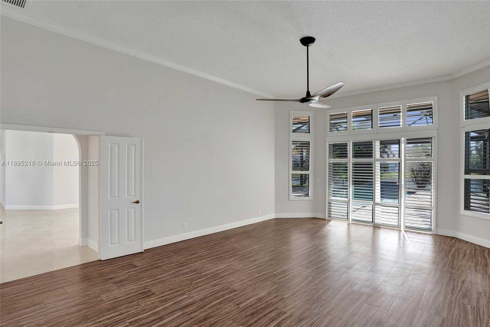 Small Image of 2715 EDGEWATER CT, Weston Number 24