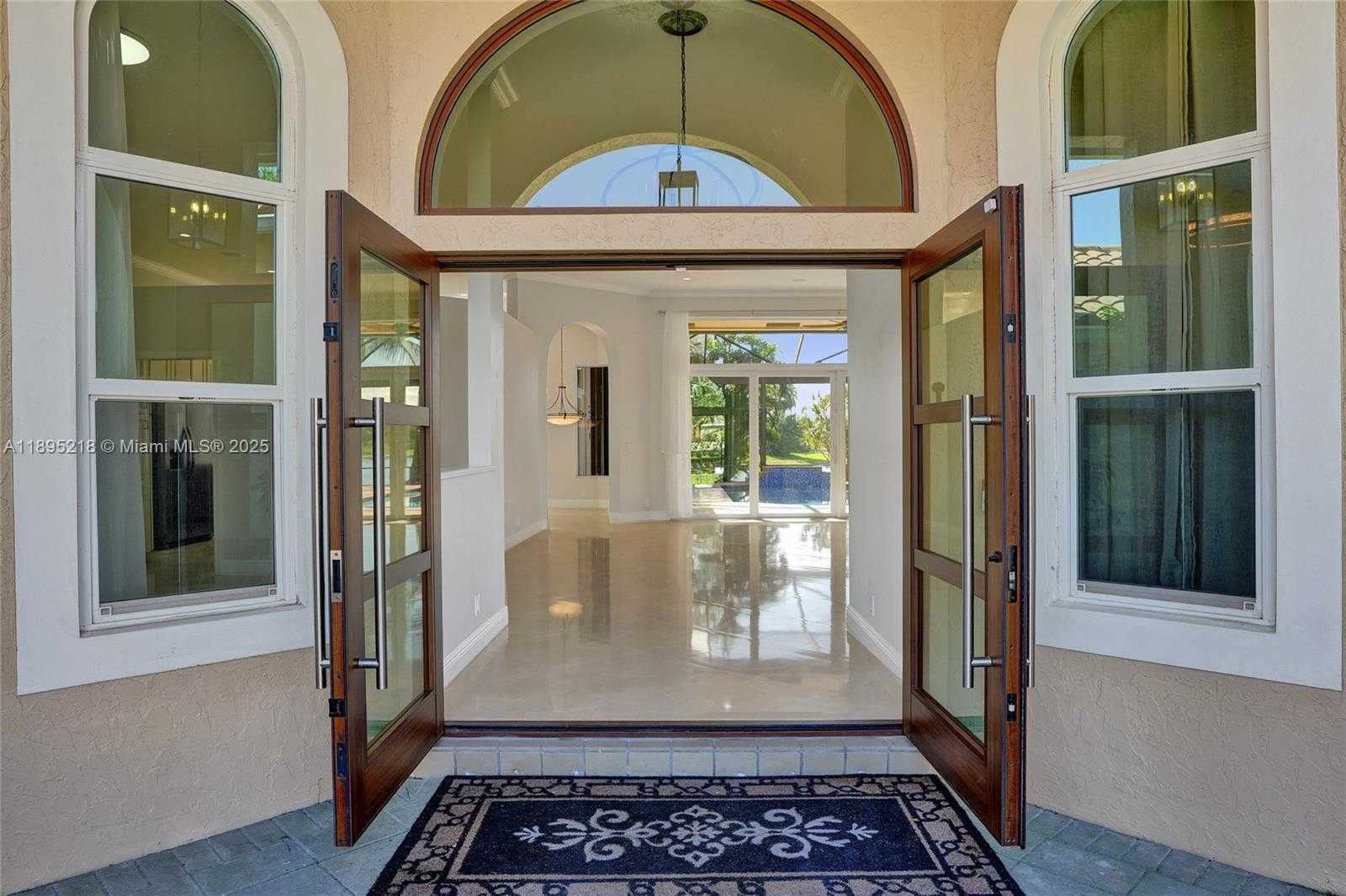 Small Image of 2715 EDGEWATER CT, Weston Number 3