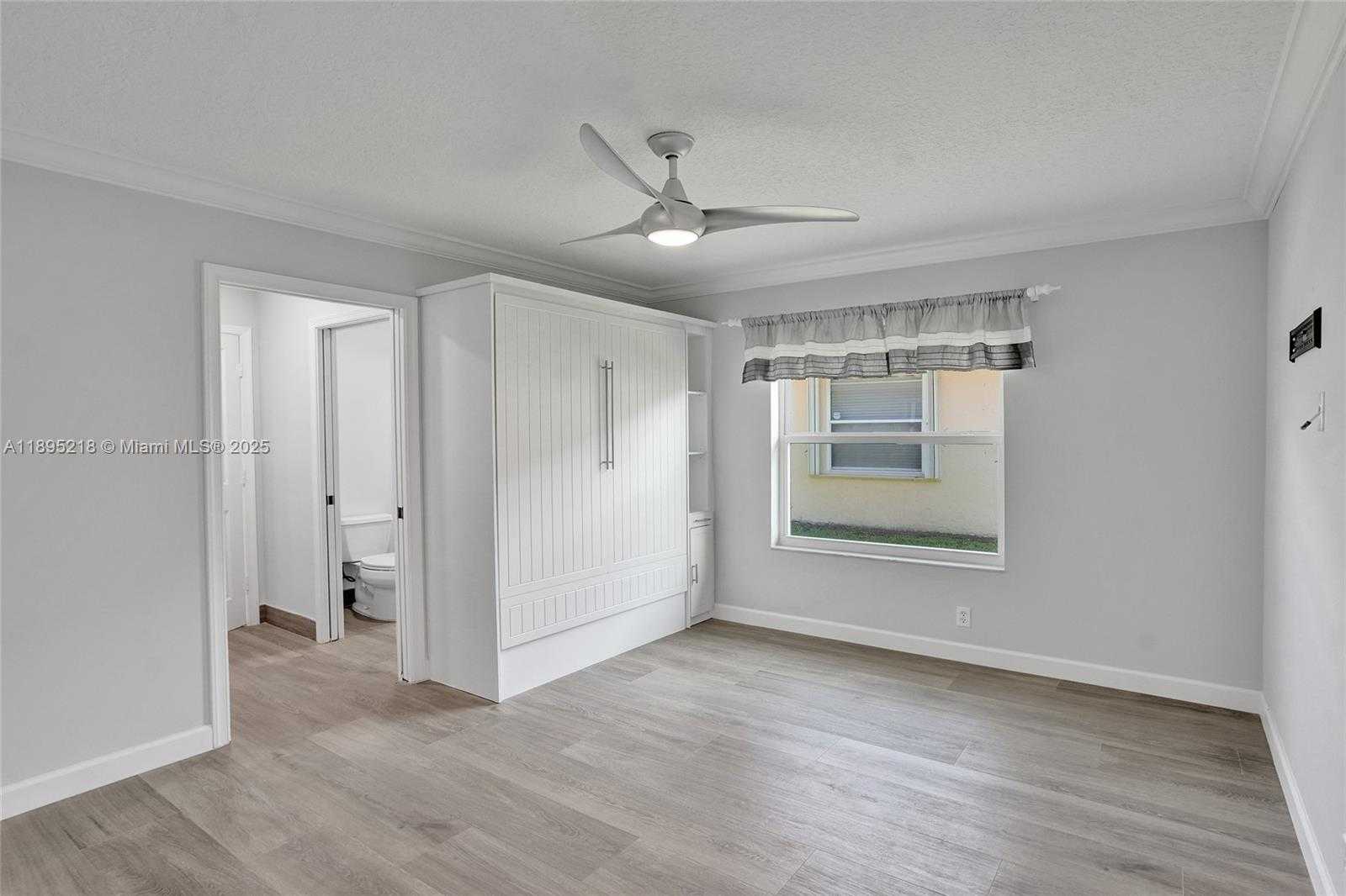 Small Image of 2715 EDGEWATER CT, Weston Number 36